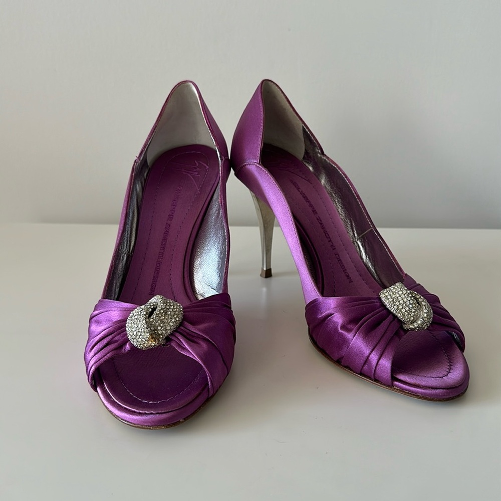 AUTHENTIC Giuseppe Zanotti Satin Peeptoe Size US8/ EU8